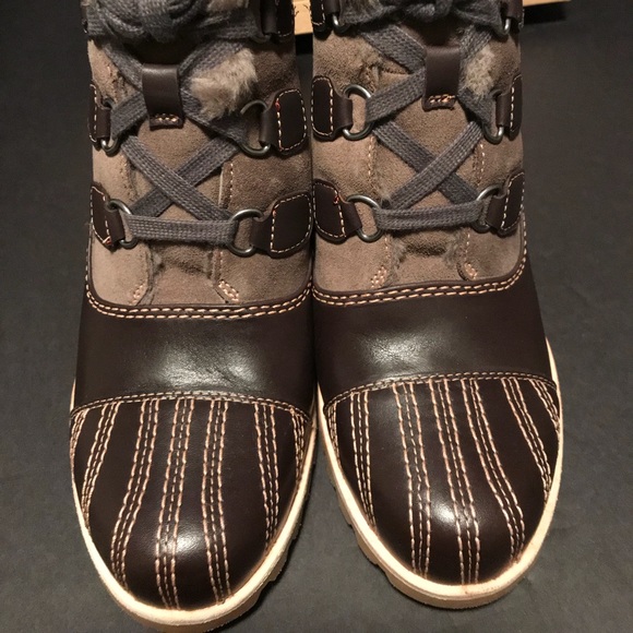 Ugg Wedge Boot 💸 - Picture 3 of 5